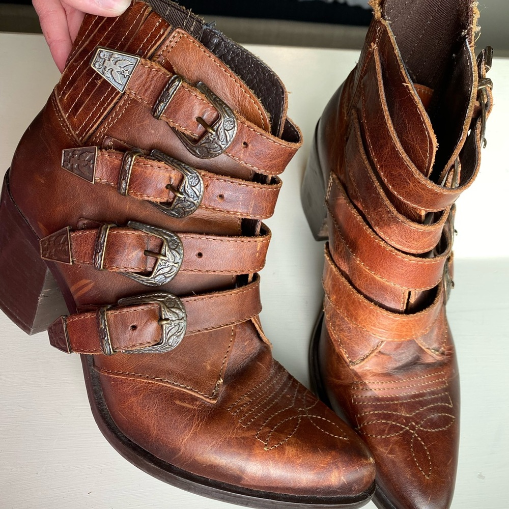 Steve Madden western booties